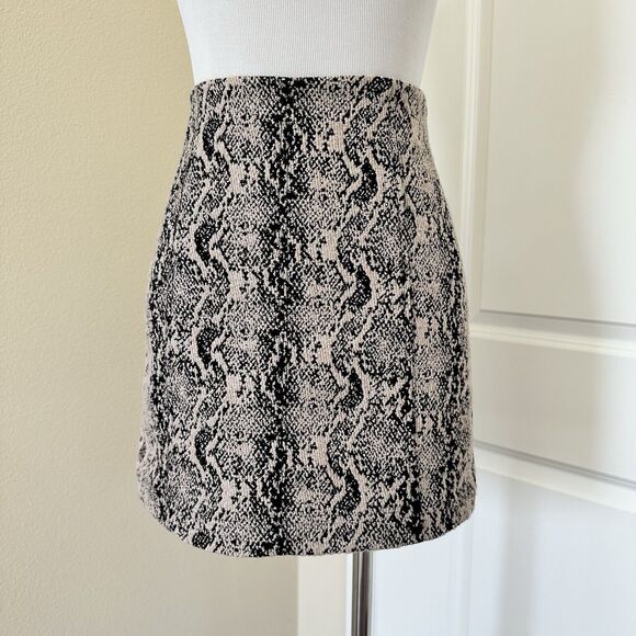 Free People Black Cream Jacquard Snake Animal Print Fall Winter Mini Skirt US 4 - Picture 10 of 14